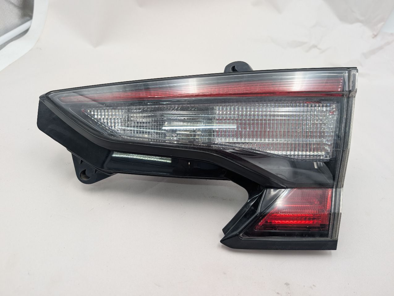 2020 SUBARU LEGACY Right TAIL LAMP - 371384 — photo 1