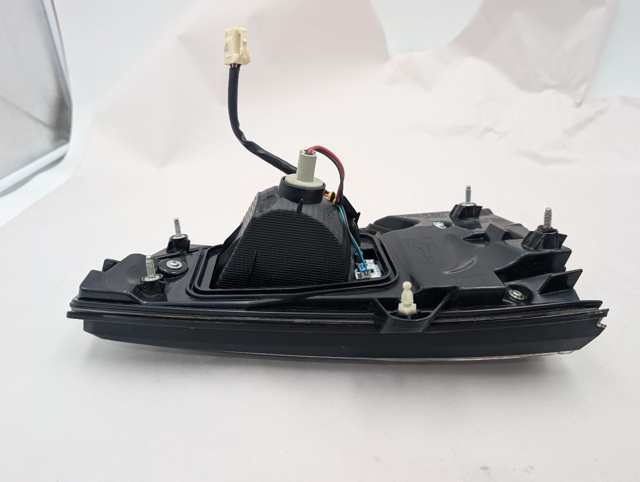 2020 SUBARU LEGACY Right TAIL LAMP - 371384 — photo 2
