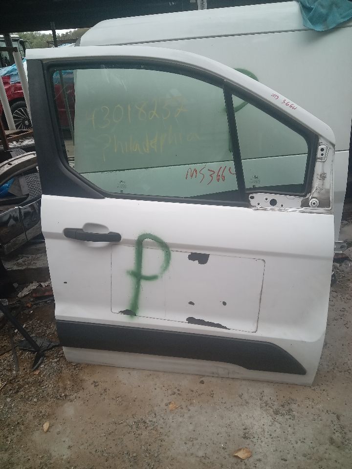 2016 FORD TRANSIT CONNECT 2.5L 4cyl Gasoline Right DOOR ASSEMBLY, FR - 371393 — photo 1