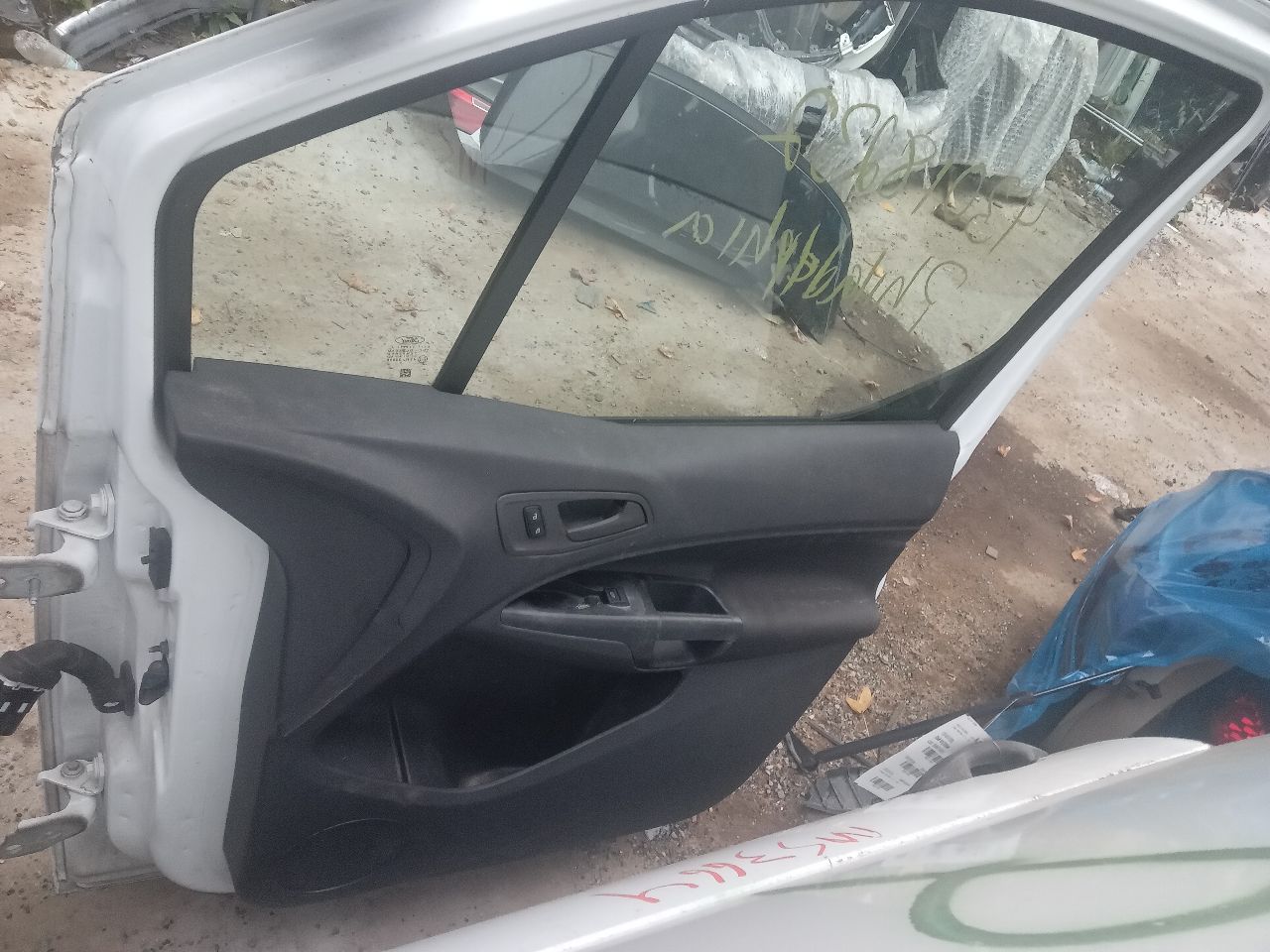 2016 FORD TRANSIT CONNECT 2.5L 4cyl Gasoline Right DOOR ASSEMBLY, FR - 371393 — photo 2