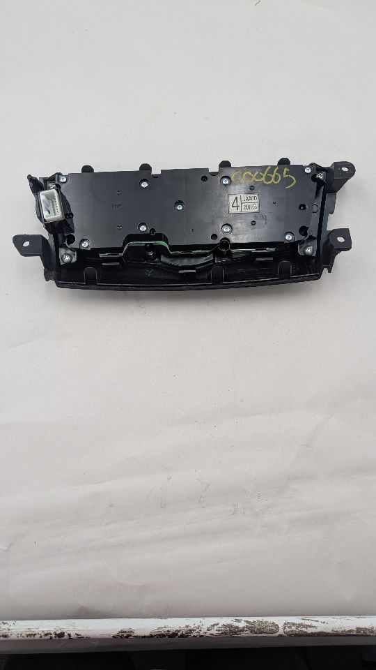 2014 NISSAN MURANO 6cyl Gasoline 3.5 Radio Audio - 371459 — photo 2