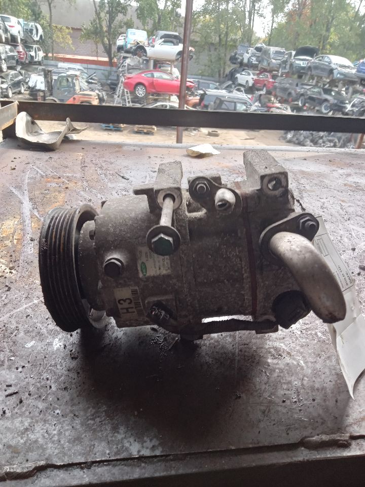 2014 HYUNDAI AZERA 6cyl Gasoline 3.3 AC COMPRESSOR - 371548 — photo 1