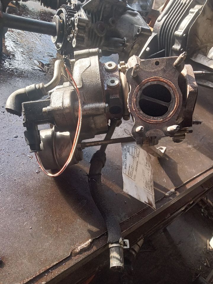 2011 MINI COOPER CLUBMAN 4cyl Gasoline Turbo 1.6 Turbo-Supercharger - 371553 — photo 2