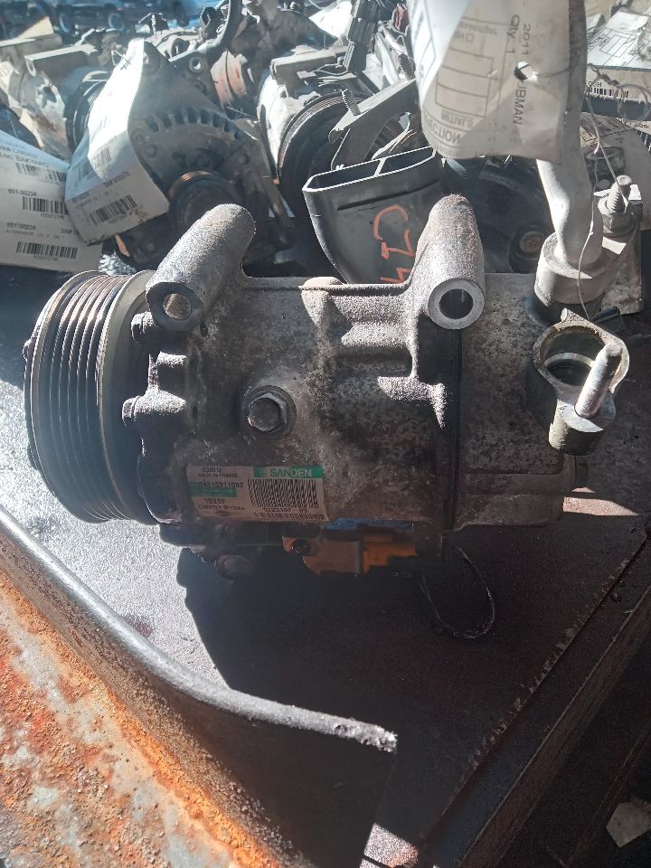 2011 MINI COOPER CLUBMAN 4cyl Gasoline Turbo 1.6 AC COMPRESSOR - 371558