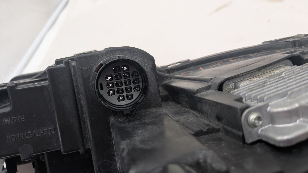 2011 JAGUAR XJ 8cyl Gasoline 5.0 Left HEADLAMP ASSEMBLY - 371609 — photo 3