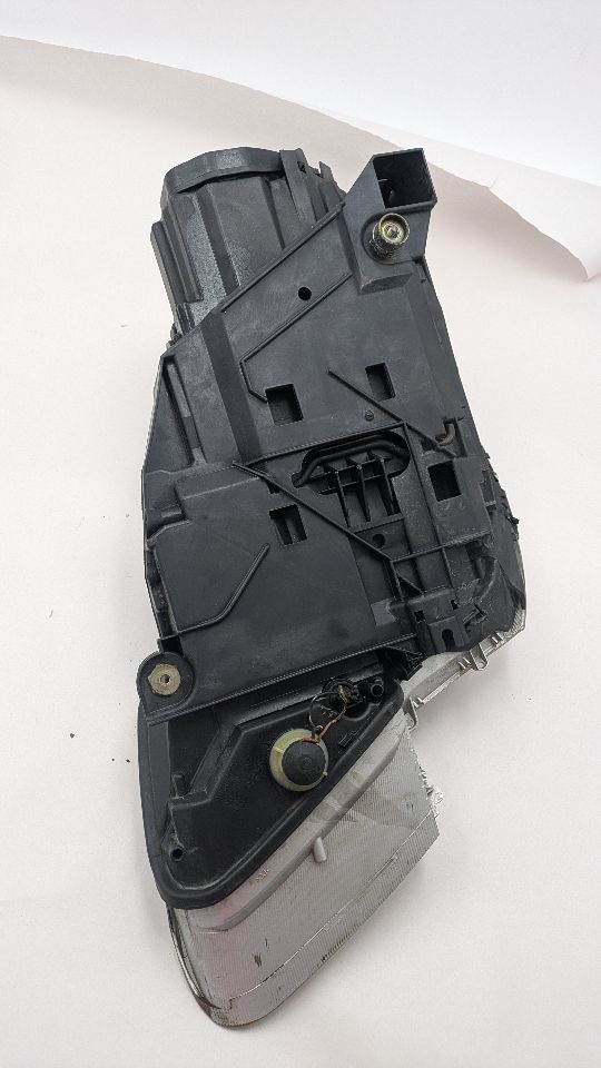 2002 PORSCHE BOXSTER 6cyl Gasoline 2.7 Right HEADLAMP ASSEMBLY - 371629 — photo 2