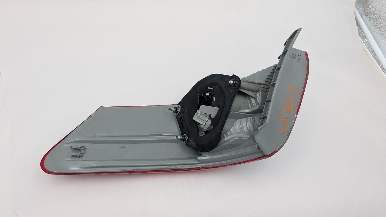 2008 TOYOTA CAMRY 6cyl Gasoline 3.5 Left TAIL LAMP - 371719 — photo 3