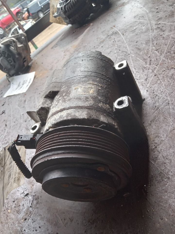 2011 DODGE DURANGO 6cyl Gasoline 3.6 AC COMPRESSOR - 371766 — photo 1