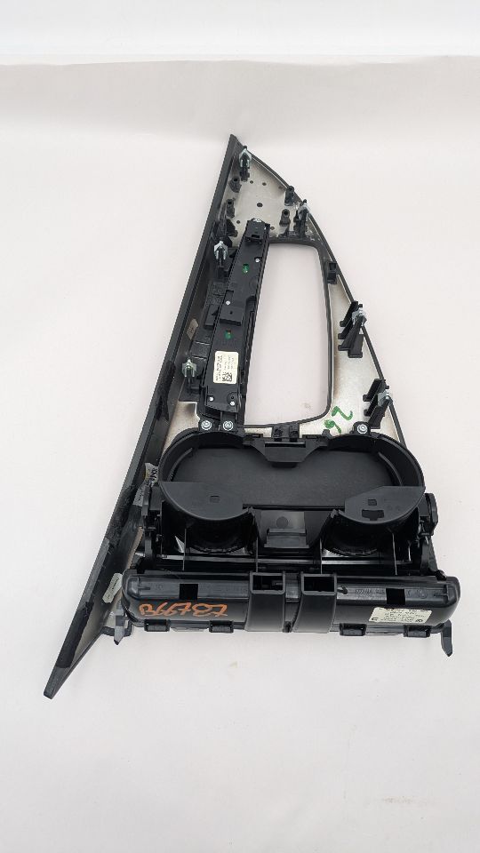 2013 BMW 650i 8cyl Gasoline Turbo 4.4 Console, Front - 371807 — photo 4