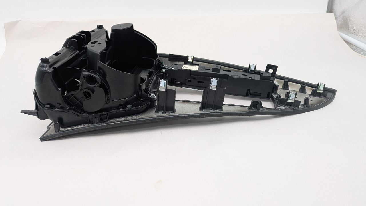 2013 BMW 650i 8cyl Gasoline Turbo 4.4 Console, Front - 371807 — photo 7