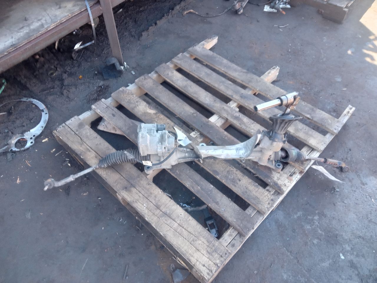 2015 FORD FOCUS 4cyl Gasoline 2.0 PZEV STEERING GEAR RACK - 371812 — photo 1