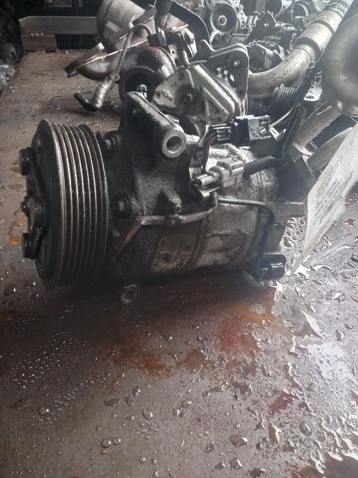 2013 NISSAN SENTRA 4cyl Gasoline 1.8 AC COMPRESSOR - 371820