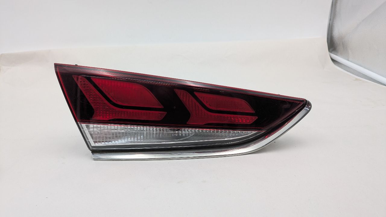 2018 HYUNDAI SONATA 2.4L 4cyl Gasoline VVT Left TAIL LAMP - 371832 — photo 1