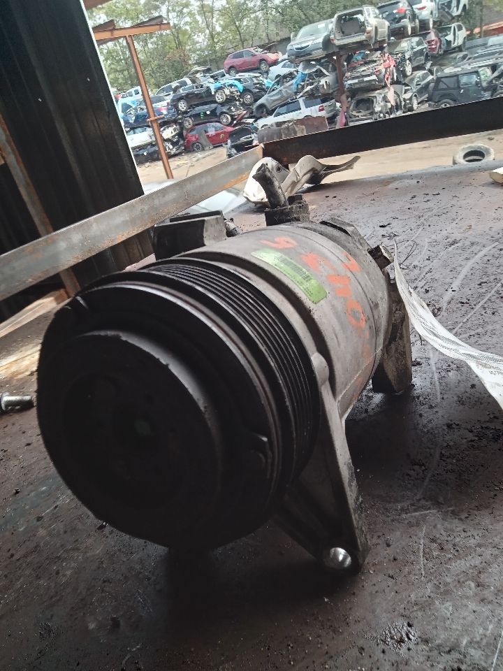 2010 NISSAN MURANO 6cyl Gasoline 3.5 AC COMPRESSOR - 372001 — photo 2