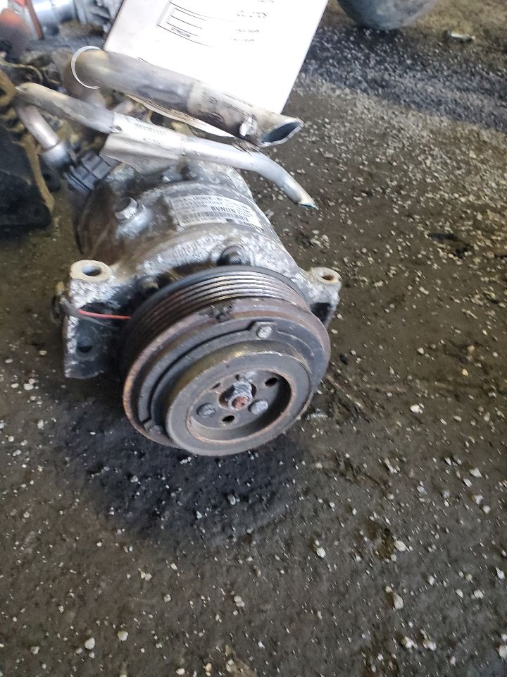 2017 JAGUAR XE 4cyl Gasoline Turbo 2.0 AC COMPRESSOR - 372049 — photo 4