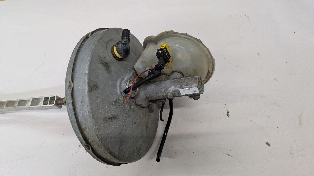 2002 PORSCHE BOXSTER 6cyl Gasoline 2.7 BRAKE MASTER CYL - 372266 — photo 2