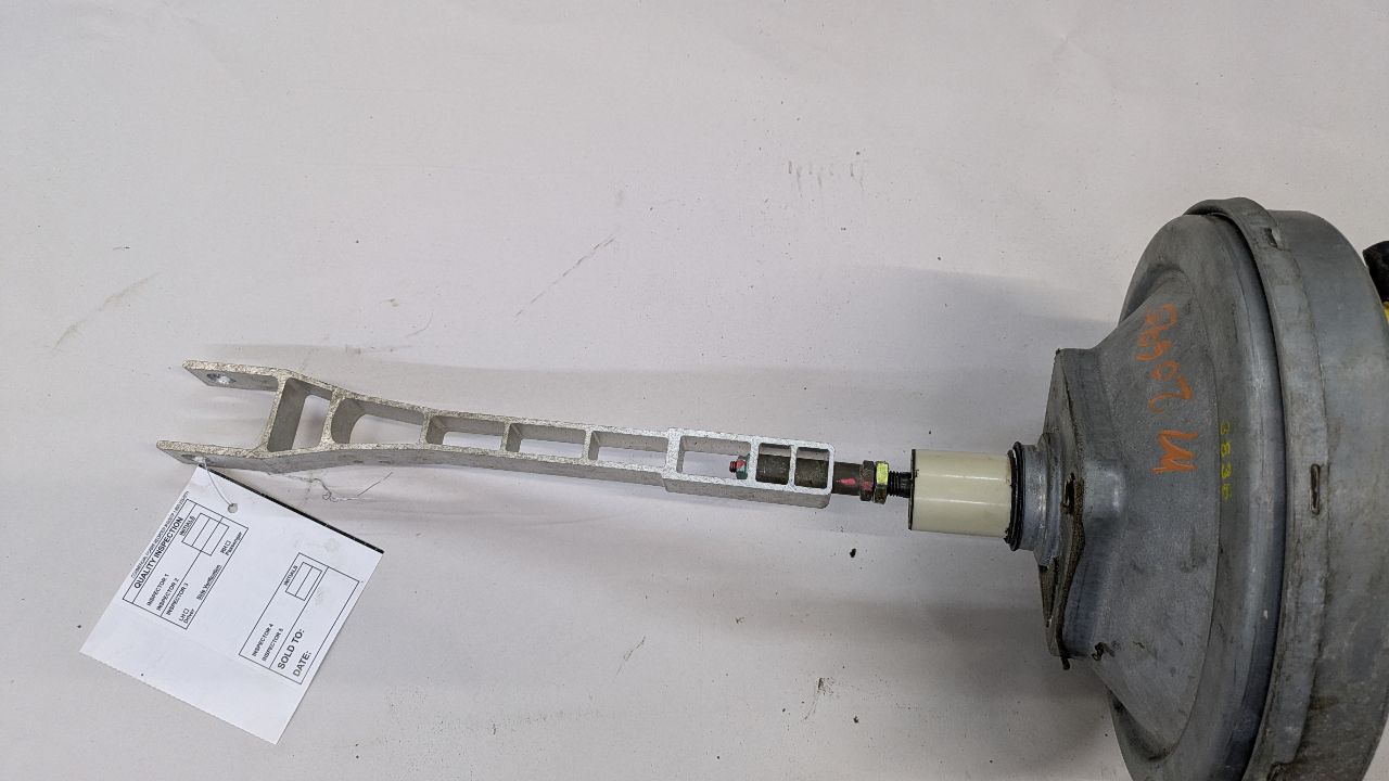2002 PORSCHE BOXSTER 6cyl Gasoline 2.7 BRAKE MASTER CYL - 372266 — photo 3