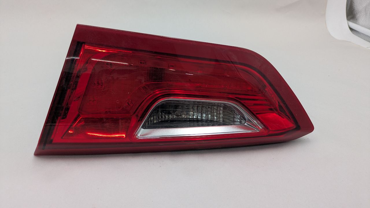 2017 CHEVROLET MALIBU 4cyl Gasoline Turbo 1.5 Right TAIL LAMP - 372710