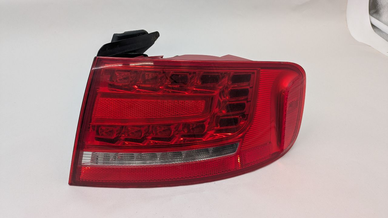 2010 AUDI A4 4cyl Gasoline Turbo 2.0 Right TAIL LAMP - 372714