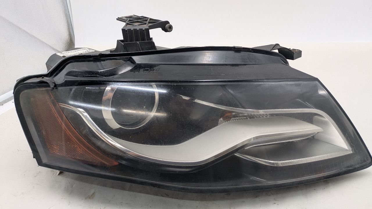 2010 AUDI A4 4cyl Gasoline Turbo 2.0 Right HEADLAMP ASSEMBLY - 373187