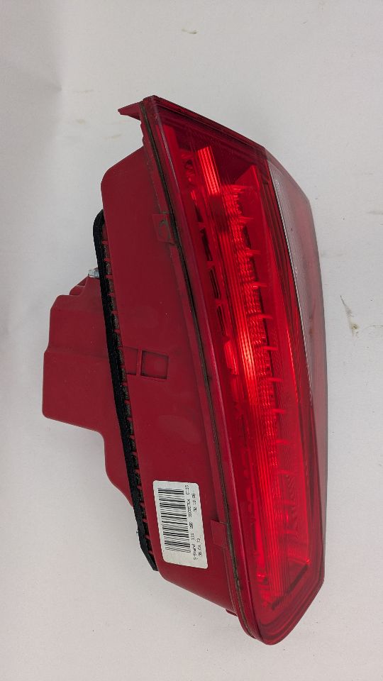 2013 AUDI A4 4cyl Gasoline Turbo 2.0 Right TAIL LAMP - 373567 — photo 2