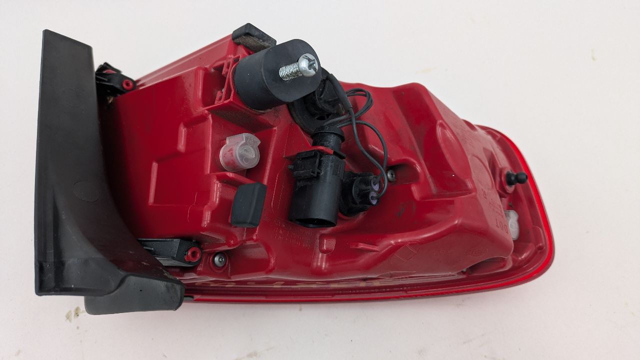 2013 AUDI A4 4cyl Gasoline Turbo 2.0 Right TAIL LAMP - 373570 — photo 4