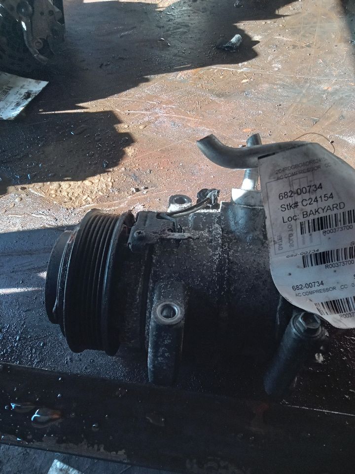 2013 DODGE CARAVAN AC COMPRESSOR - 373700 — photo 1