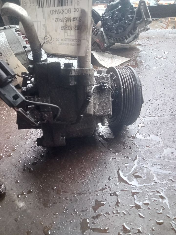 2009 MITSUBISHI OUTLANDER 4cyl Gasoline 2.4 AC COMPRESSOR - 373863 — photo 1