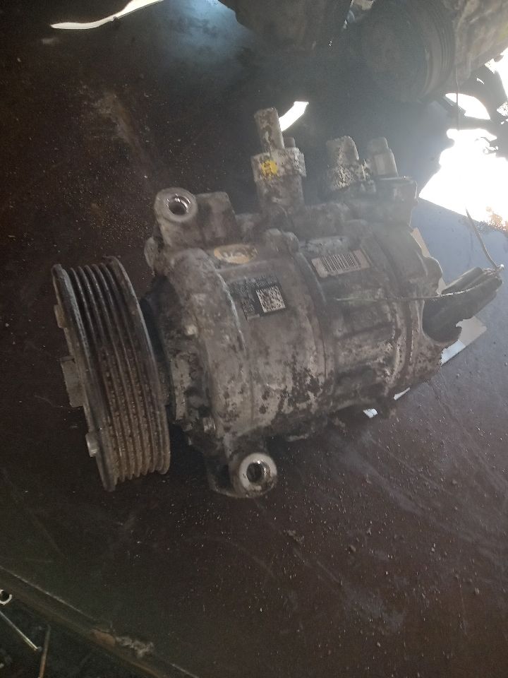 2017 AUDI A3 2.0L 4cyl Turbo Gasoline AC COMPRESSOR - 374011 — photo 2