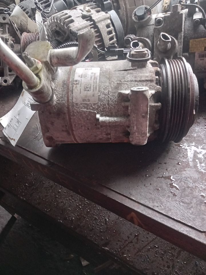 2015 CHEVROLET EQUINOX 4cyl Gasoline 2.4 AC COMPRESSOR - 374319 — photo 2