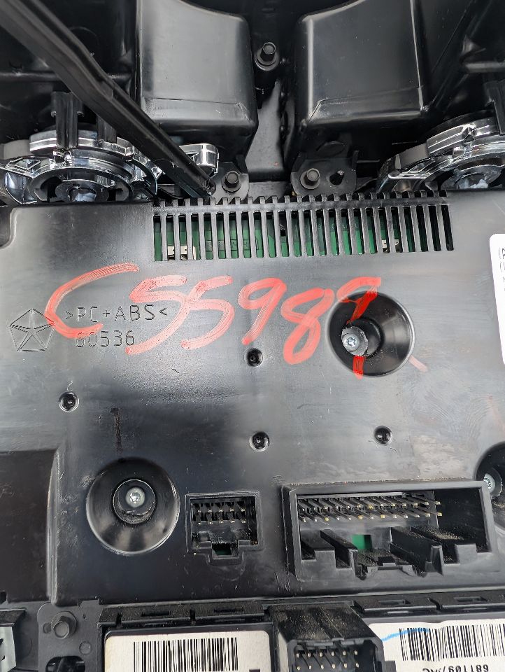 2015 CHRYSLER TOWN & COUNTRY TEMP CONTROL - 374803 — photo 5