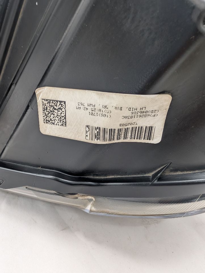 2016 DODGE DURANGO 6 cyl Gas Flex Fuel 3.6 Left HEADLAMP ASSEMBLY - 374821 — photo 4