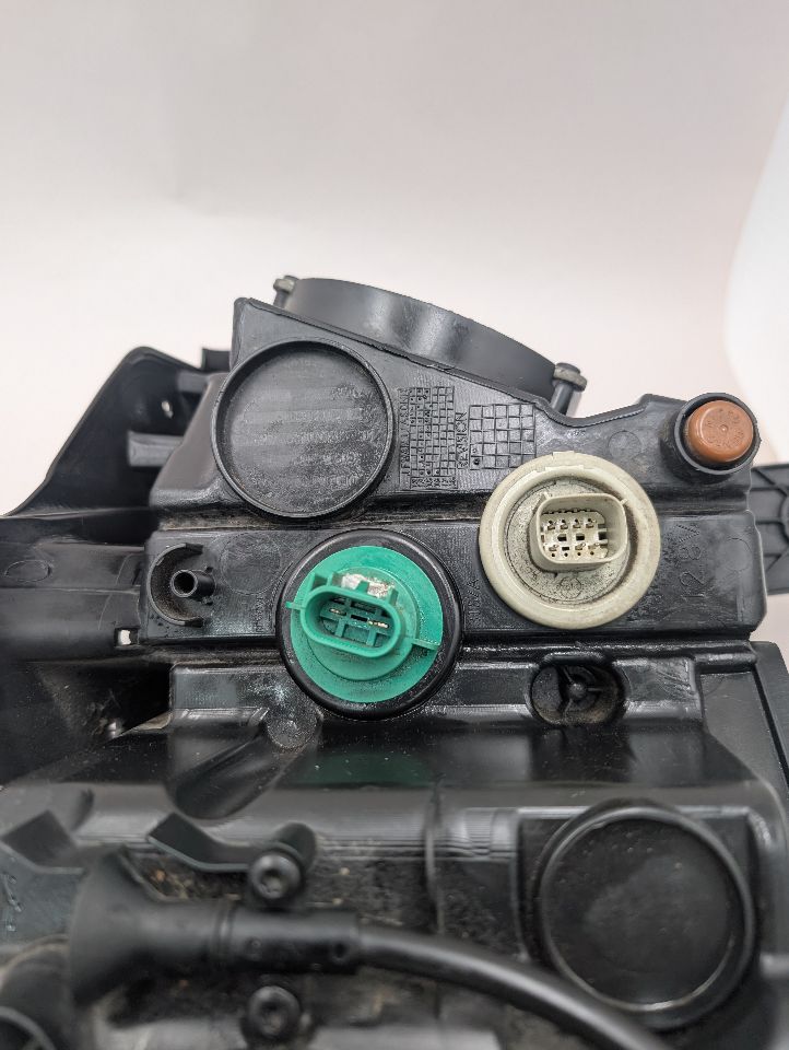 2016 DODGE DURANGO 6 cyl Gas Flex Fuel 3.6 Left HEADLAMP ASSEMBLY - 374821 — photo 5
