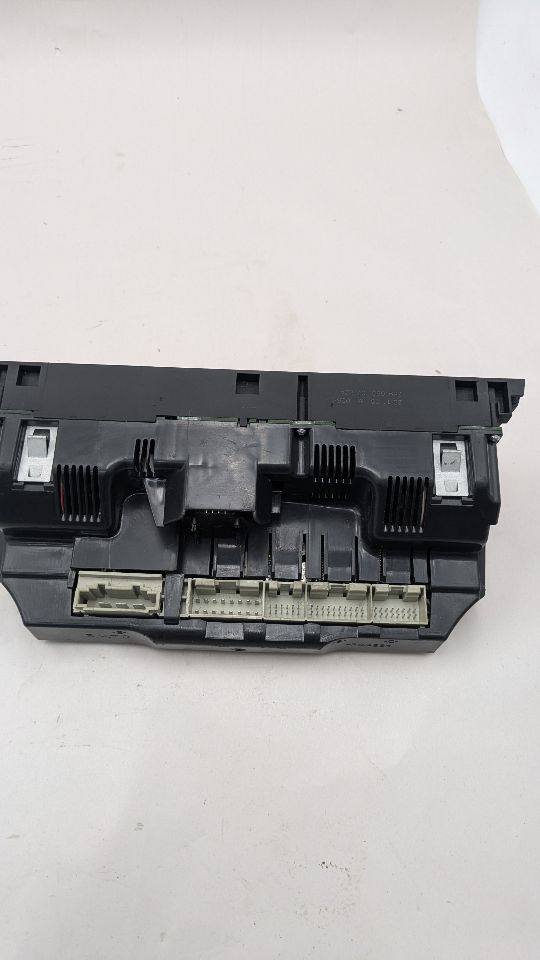2010 AUDI A6 6cyl Supercharged 3.0 TEMP CONTROL - 374843 — photo 3
