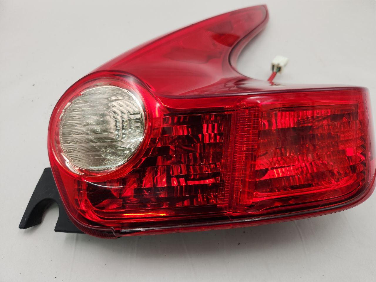 2013 NISSAN JUKE 4cyl Gasoline Turbo 1.6 Right TAIL LAMP - 374866