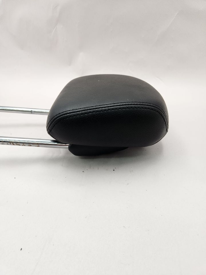 2013 CHRYSLER TOWN & COUNTRY HEADREST - 374917 — photo 8