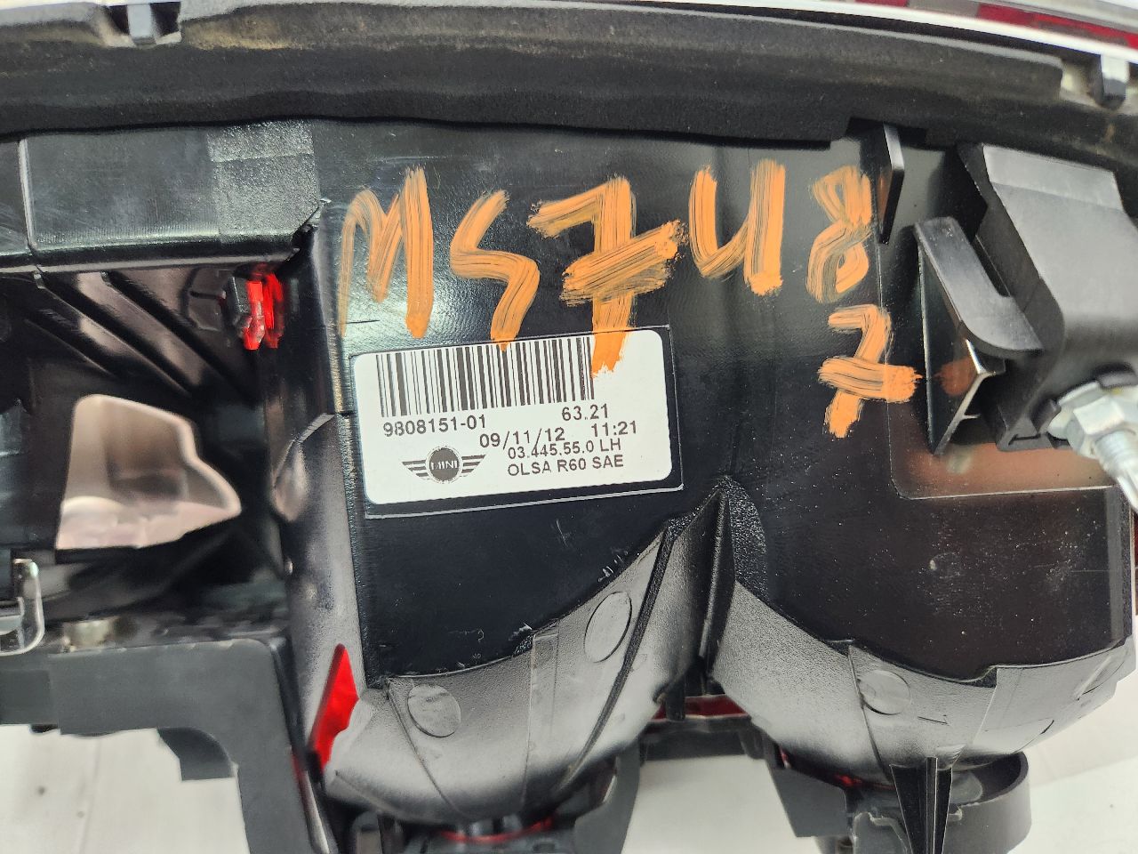 2013 MINI COOPER COUNTRYMAN 4cyl Gasoline 1.6 Left TAIL LAMP - 374965 — photo 2