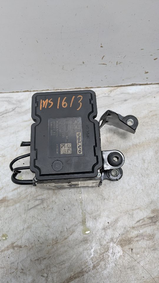 2017 VOLVO V60 2.0L 4cyl Turbo Gasoline Anti-lock Brake Pts - 375046
