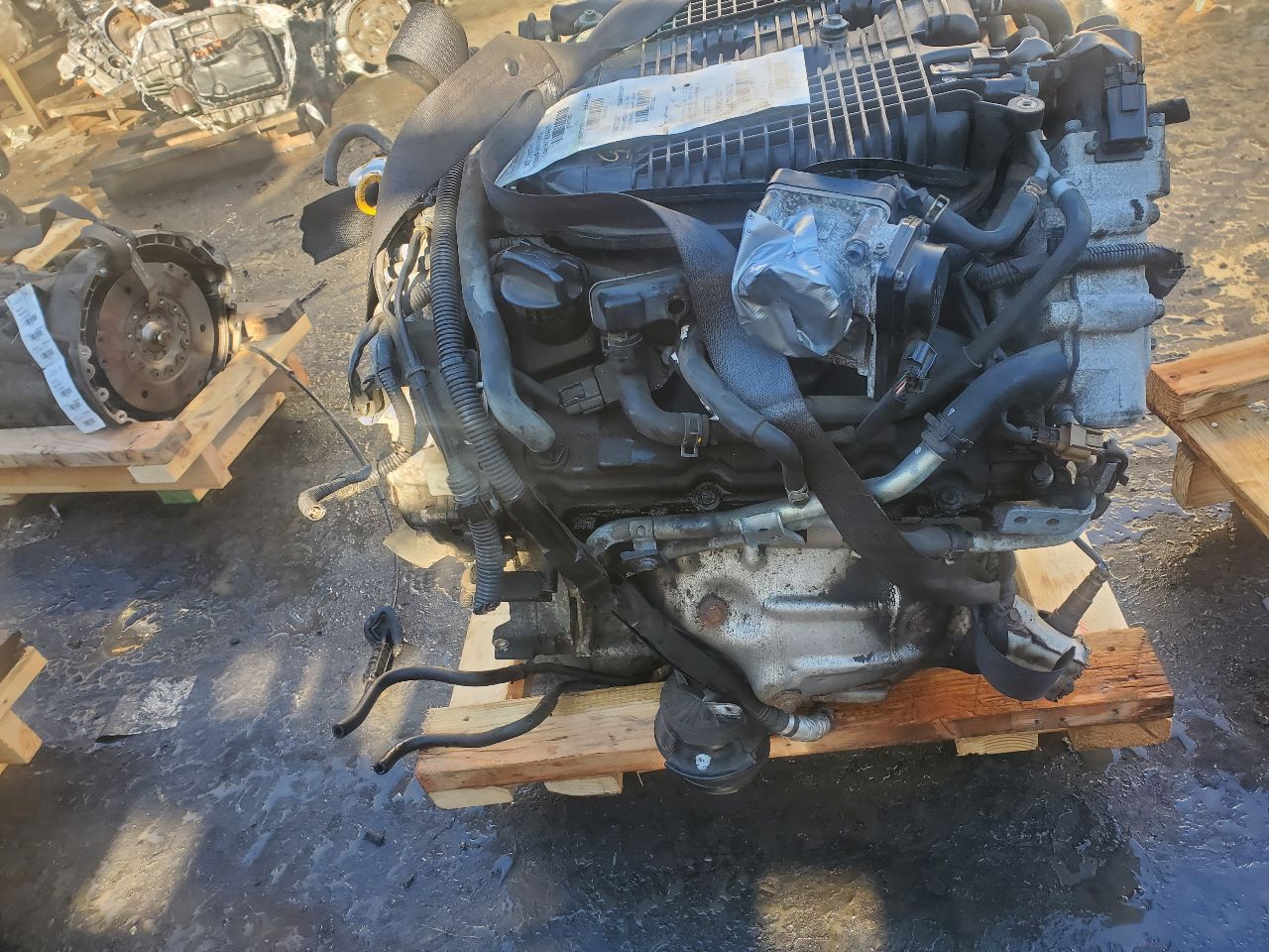 2012 INFINITI G37 6cyl Gasoline 3.7 ENGINE ASSEMBLY - 375422 — photo 2