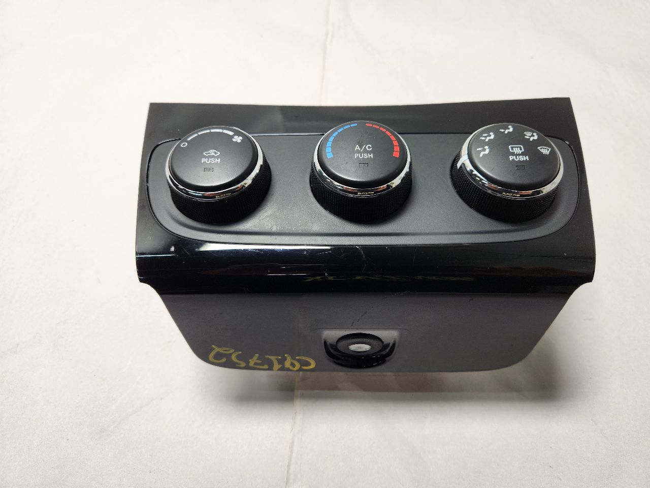 2012 CHRYSLER 200 4cyl Gasoline 2.4 TEMP CONTROL - 375613 — photo 1