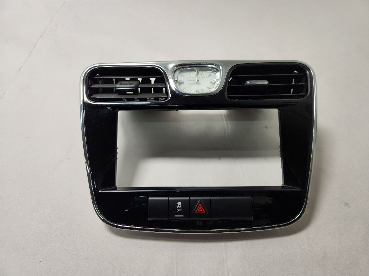 2012 CHRYSLER 200 4cyl Gasoline 2.4 Dash Bezel - 375798 — photo 1