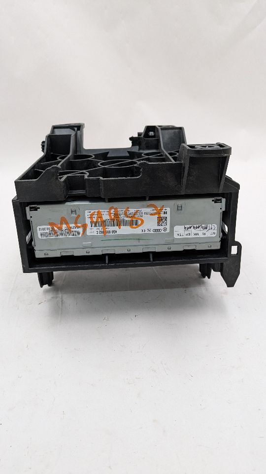 2012 AUDI A4 4cyl Gasoline Turbo 2.0 Radio Audio - 376071