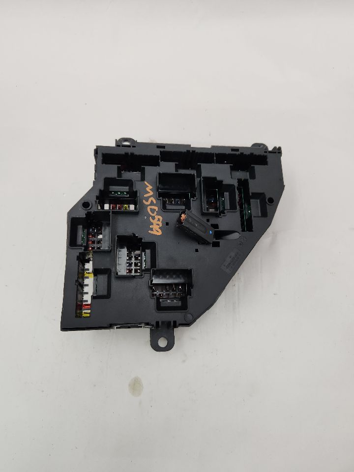 2015 BMW 528i 4cyl Gasoline Turbo 2.0 Fuse Box, Engine - 376110 — photo 7