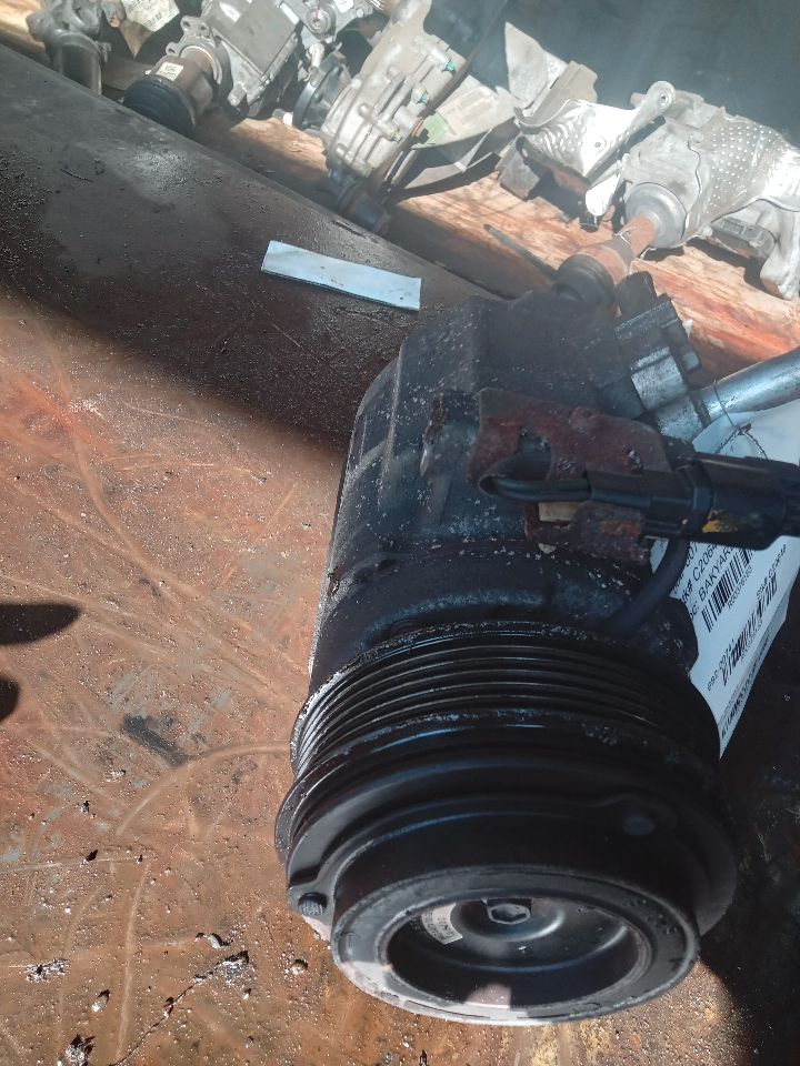 2014 FORD EDGE 6cyl Gasoline 3.5 AC COMPRESSOR - 376183 — photo 1