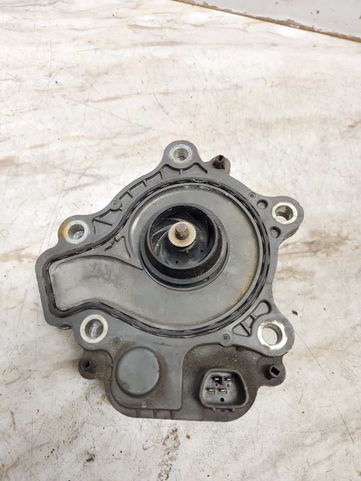 2013 TOYOTA PRIUS Coolant Pump - 376193 — photo 3