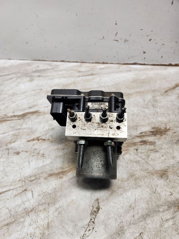 2011 LAND ROVER LR4 8cyl Gasoline 5.0 Anti-lock Brake Pts - 376482 — photo 3