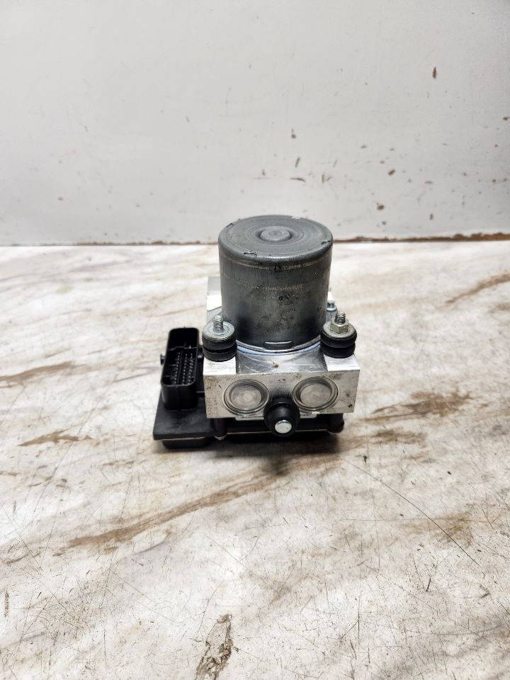 2011 LAND ROVER LR4 8cyl Gasoline 5.0 Anti-lock Brake Pts - 376482 — photo 4
