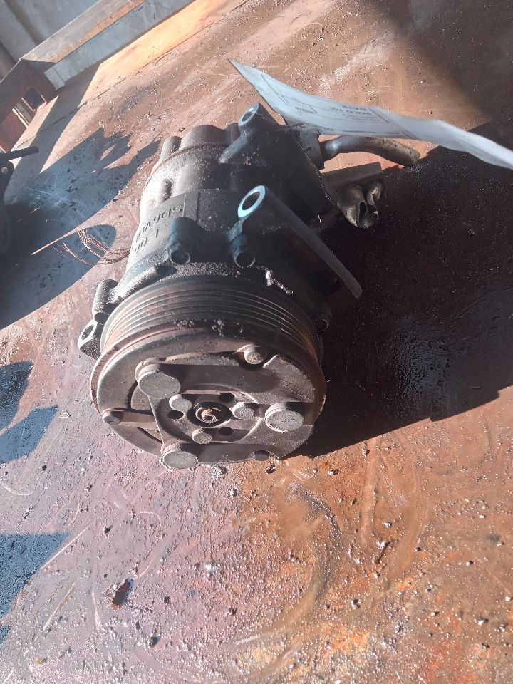2013 MINI COOPER COUNTRYMAN 4cyl Gasoline Turbo 1.6 AC COMPRESSOR - 376576 — photo 2