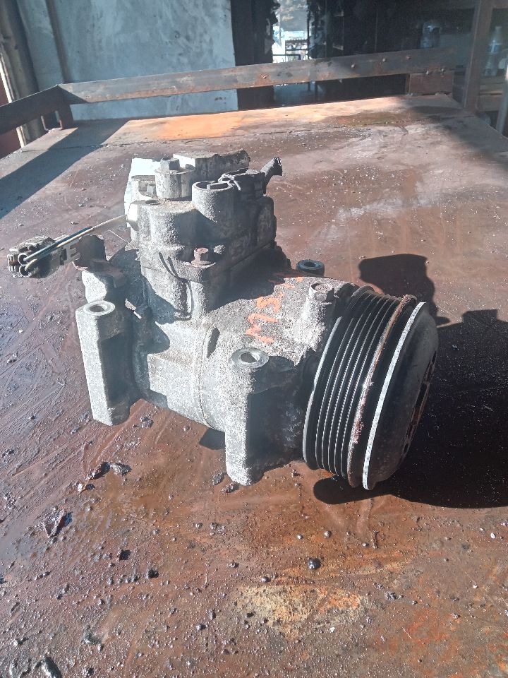 2013 SUBARU LEGACY 4cyl Gasoline 2.5 PZEV AC COMPRESSOR - 376597 — photo 2