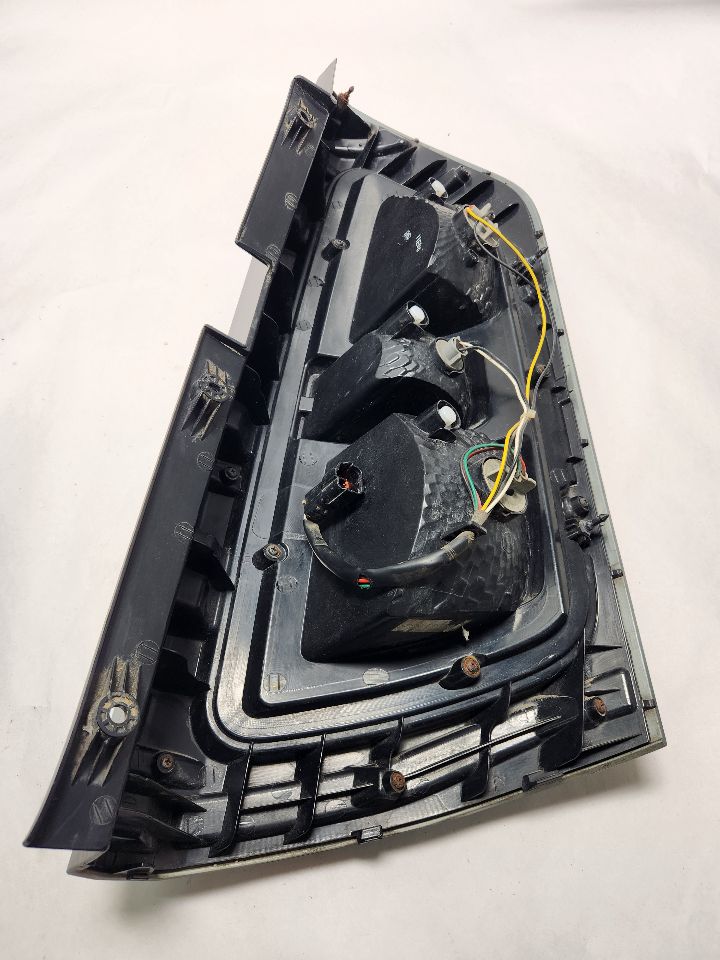 2011 KIA SOUL 4cyl Gasoline 2.0 Left TAIL LAMP - 376793 — photo 2